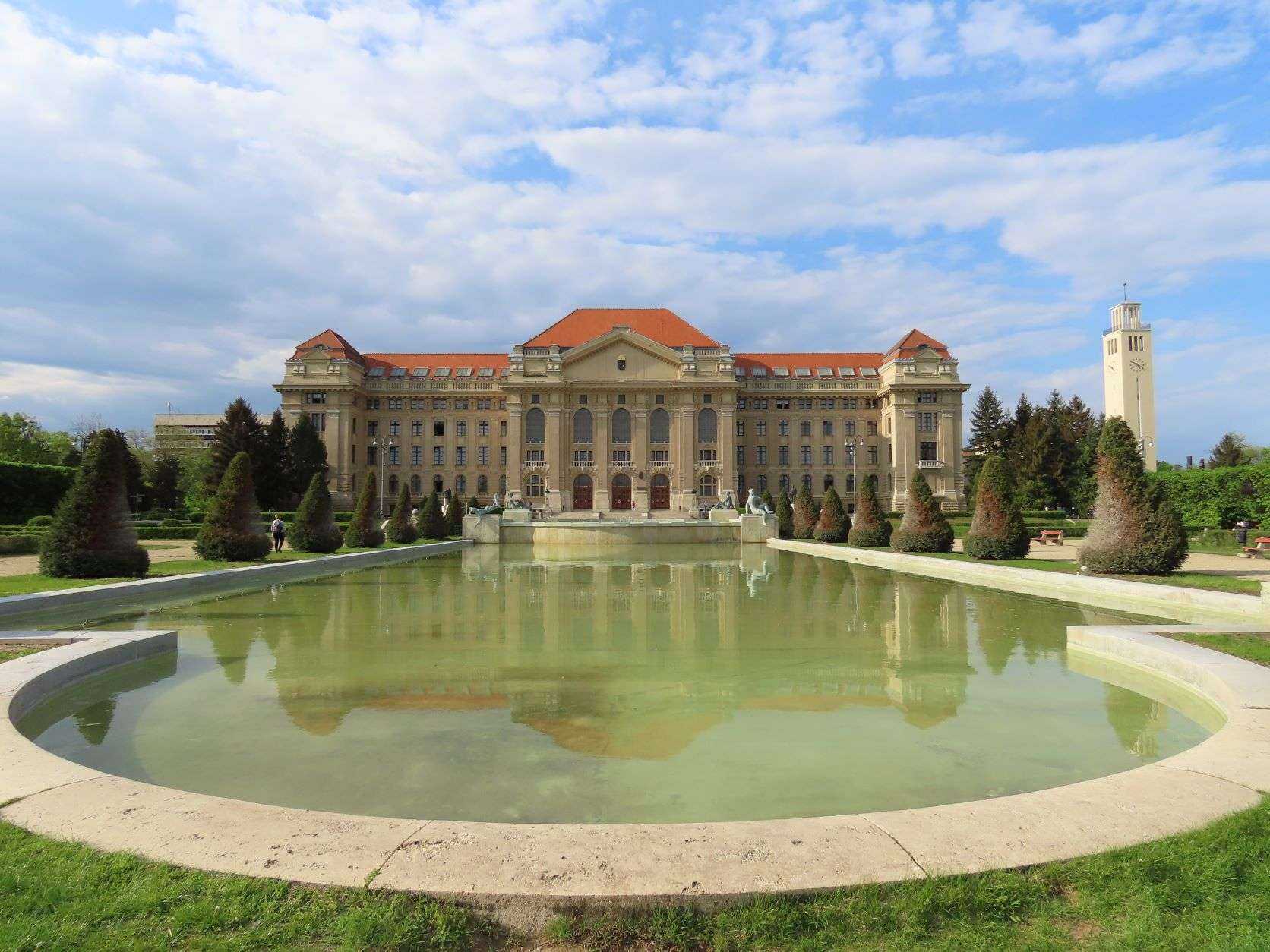 Debreceni Egyetem főépülete